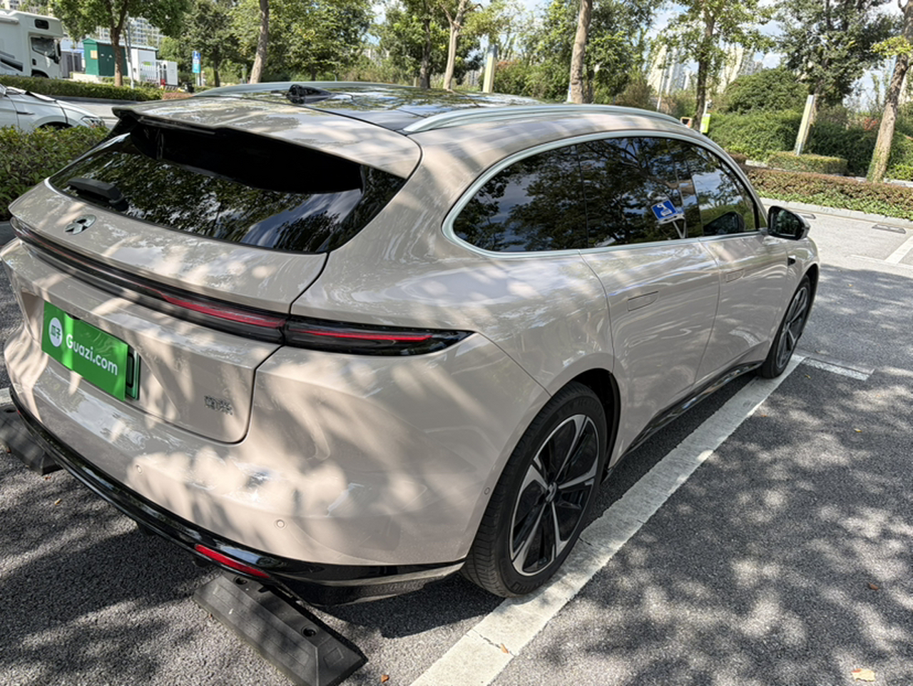 ET5T 2025 75kWh Touring photo 2
