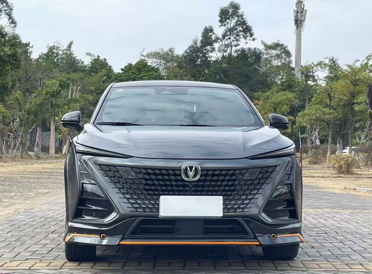 UNI-T 2022 1.5T Sport Premium photo 3