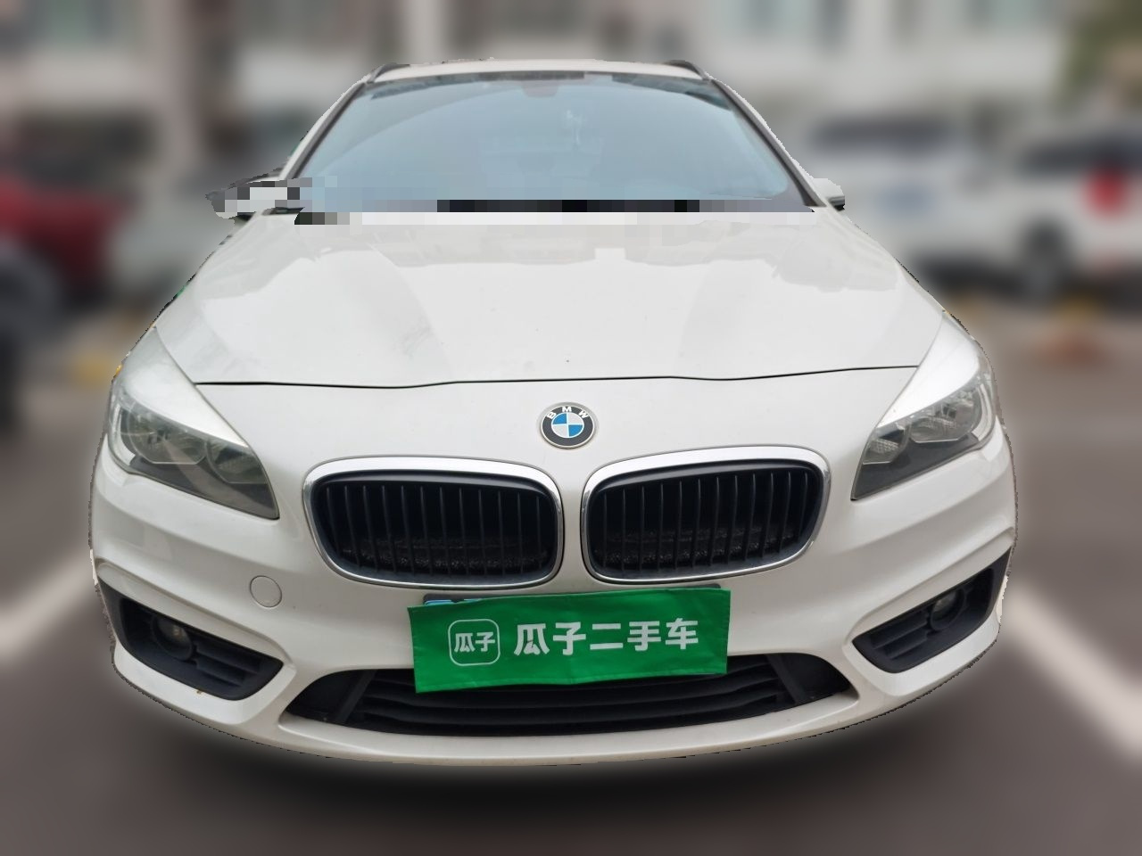 2 Series Wagon 2015 218i Leading photo 2
