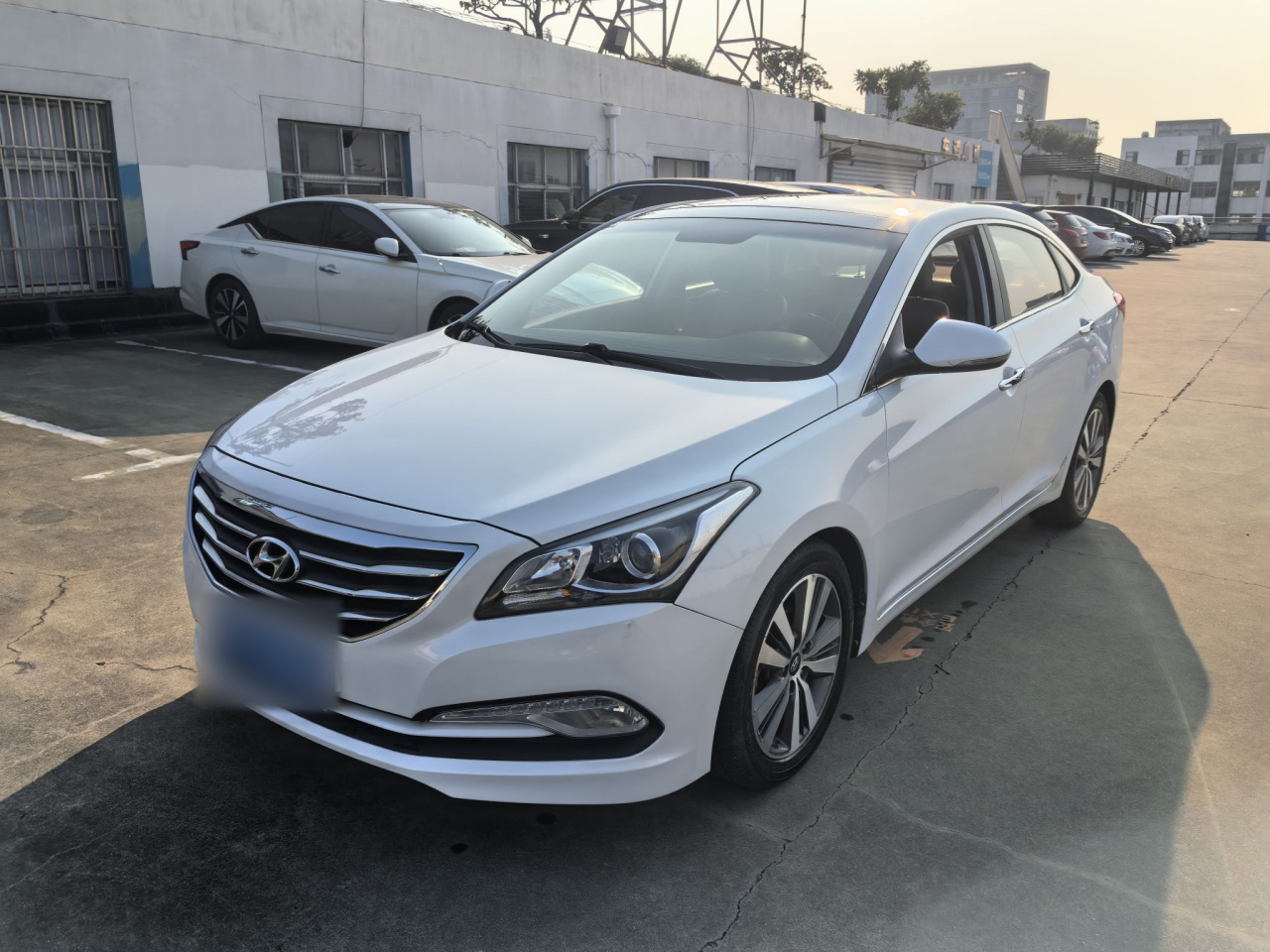 Mistra 2016 1.8L AT Premium DLX