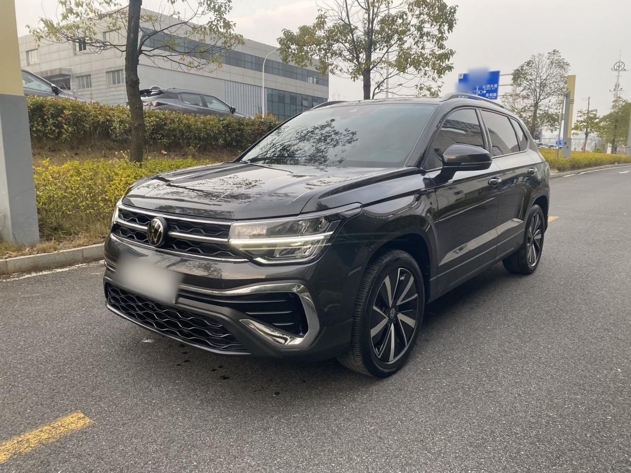Tharu 2023 300TSI RWD
