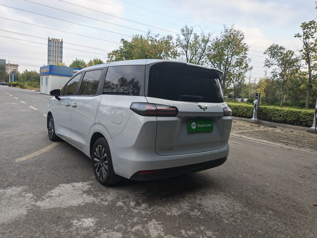 730 EV 2025 125km Luxury photo 4