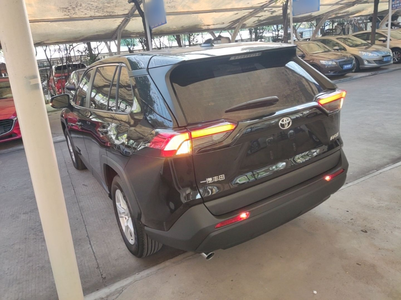 RAV4 2024 2.0L CVT RWD photo 4