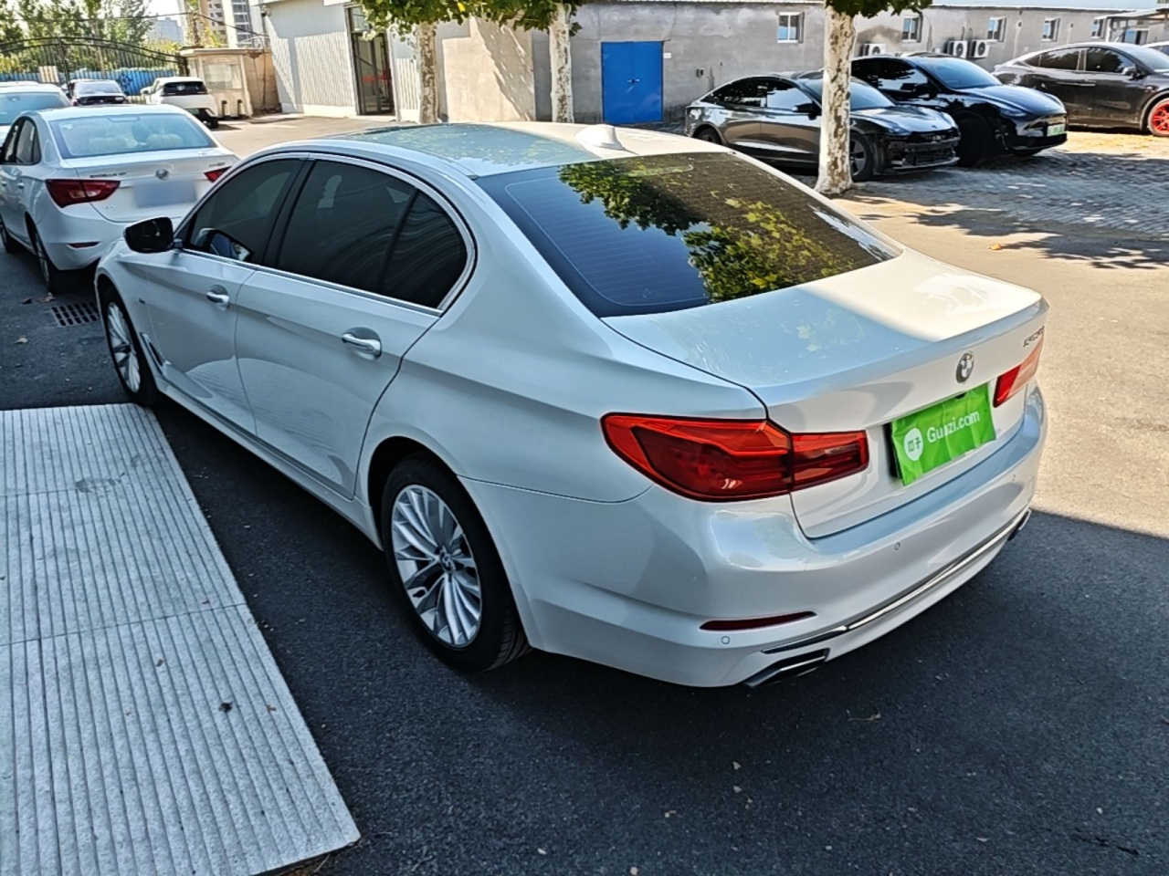 5 Series 2018 525Li Luxury photo 4