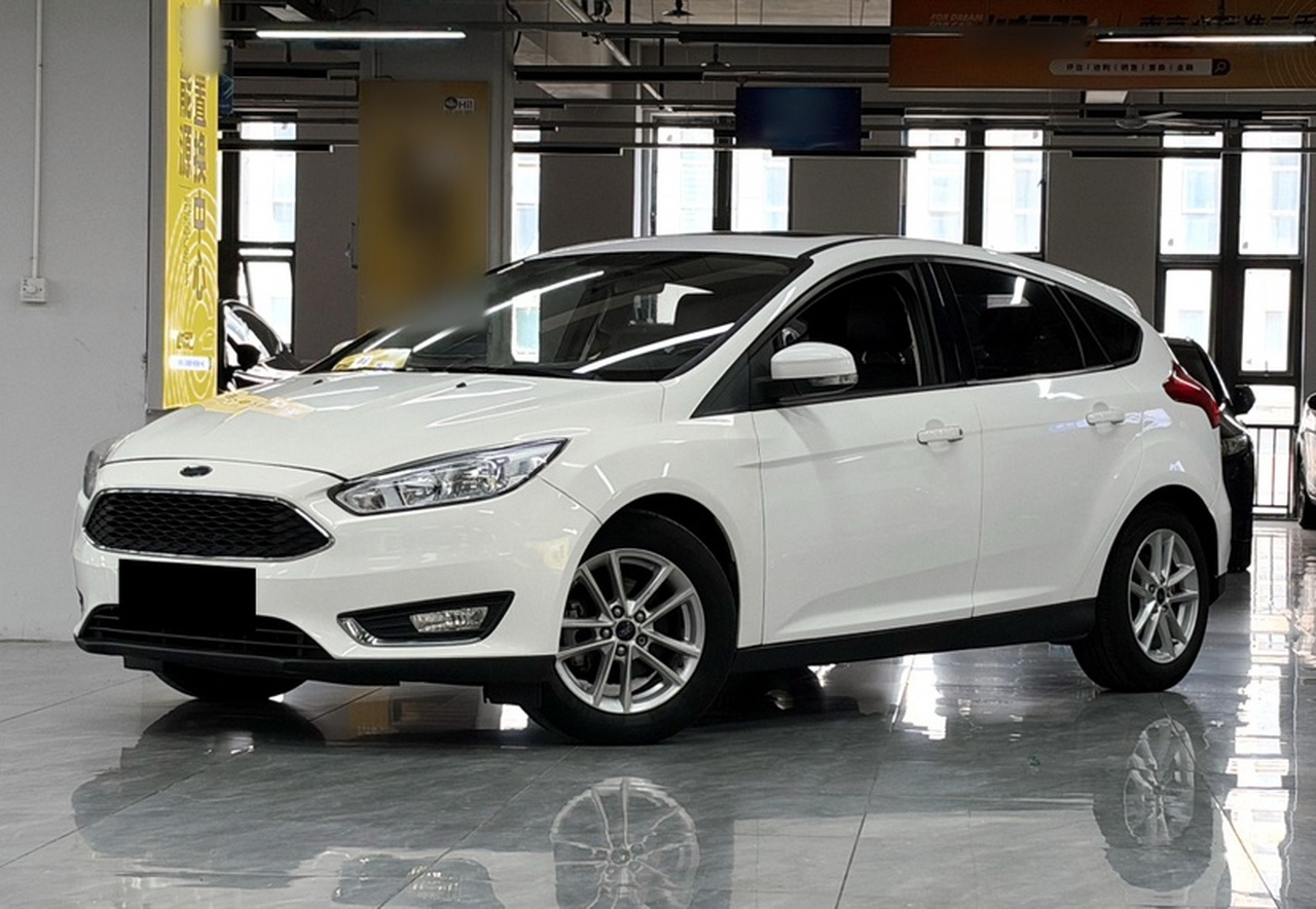 Focus 2015 Hatchback EcoBoost 125 AT photo 4