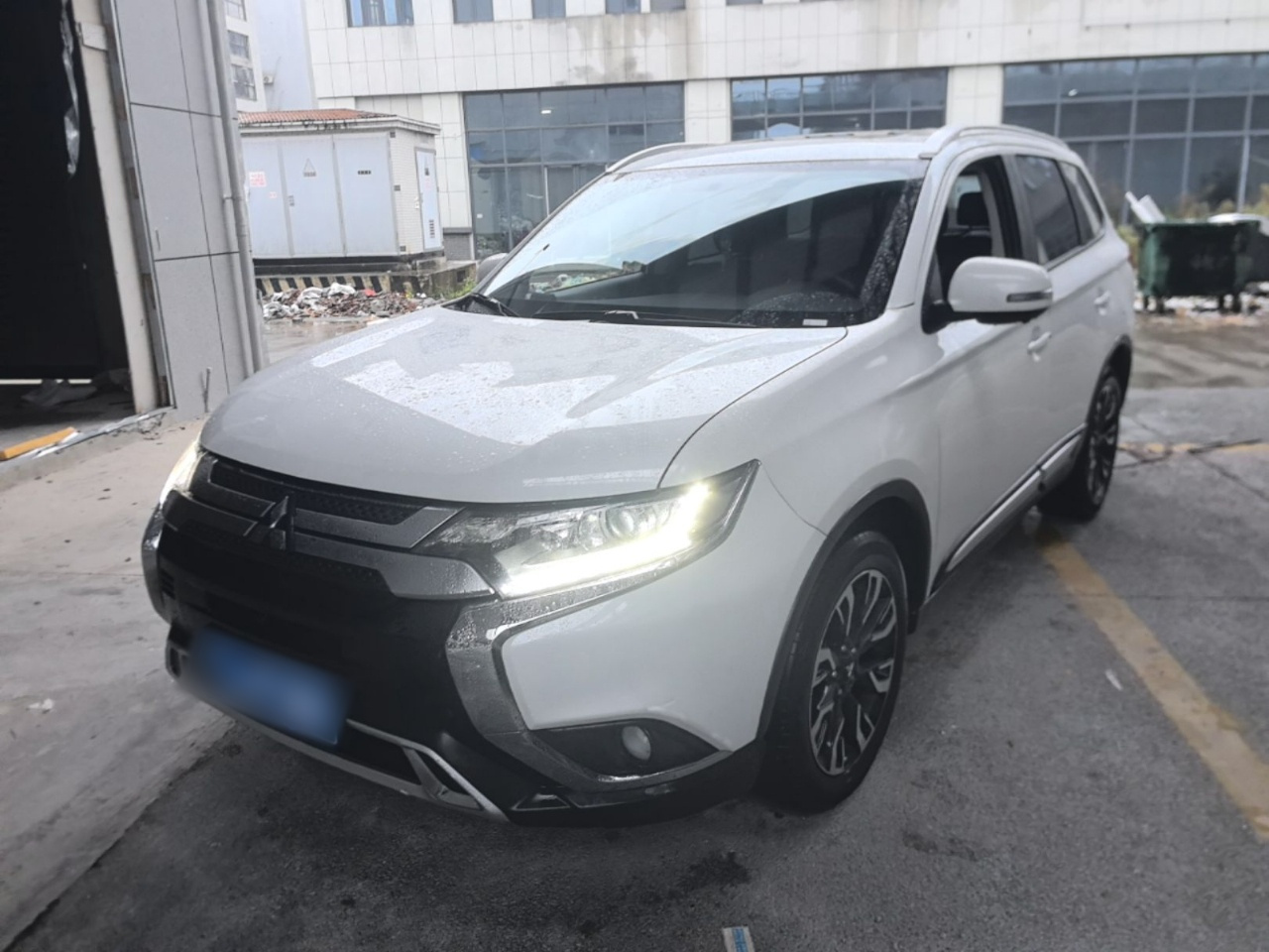 Outlander 2019 2.0L RWD Enjoy 5-Seater China VI