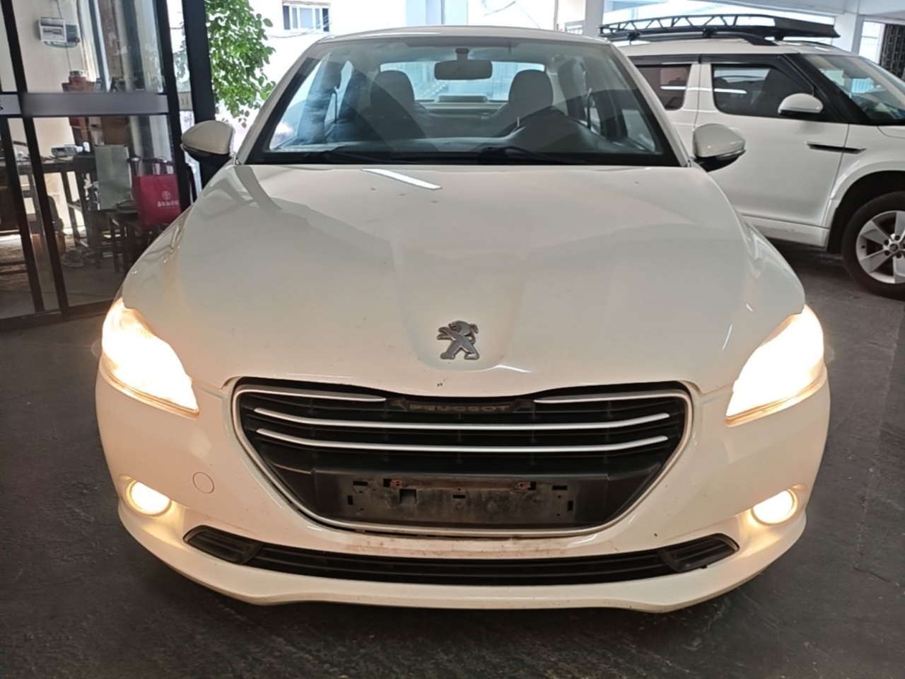 301 2016 1.6L MT Comfort photo 2