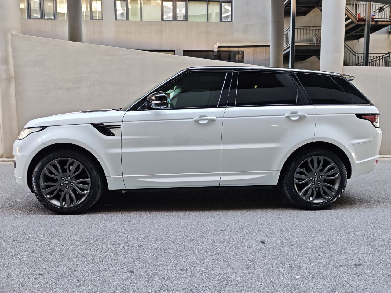 Range Rover Sport 2017 3.0 SC V6 HSE DYNAMIC photo 4