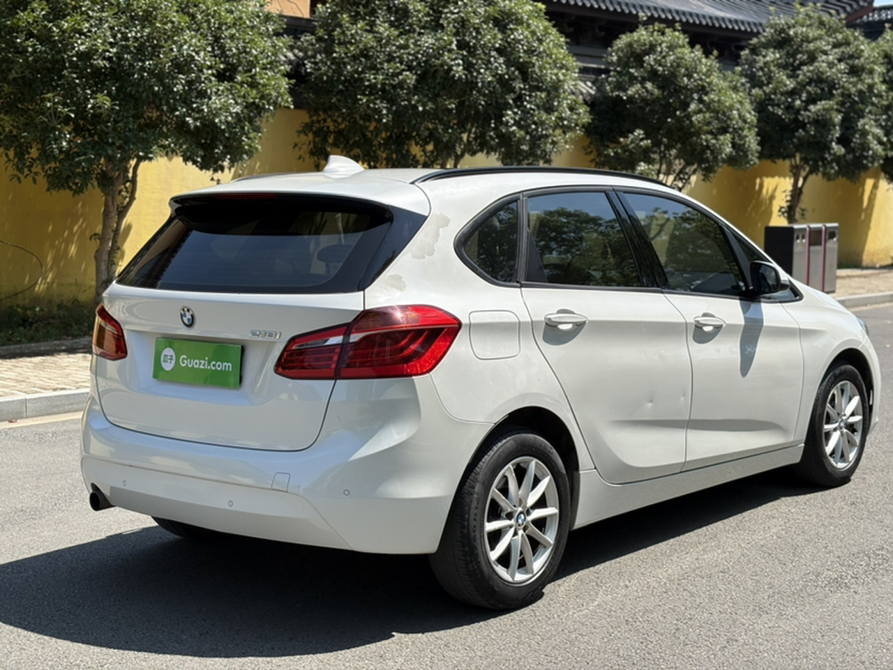 2 Series Wagon 2016 218i Fashion photo 4