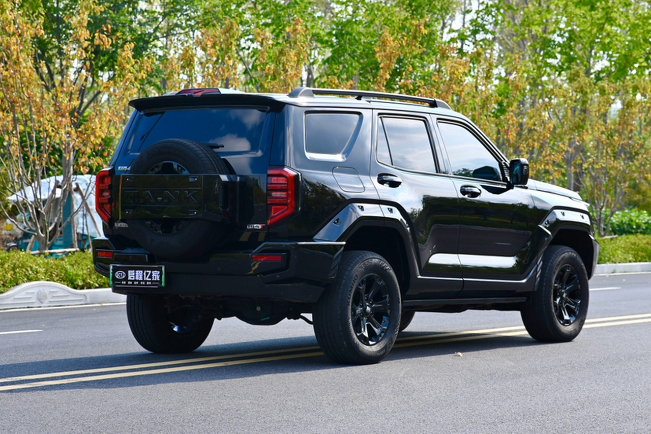 400 EV 2024 Hi4-T Off-road photo 2