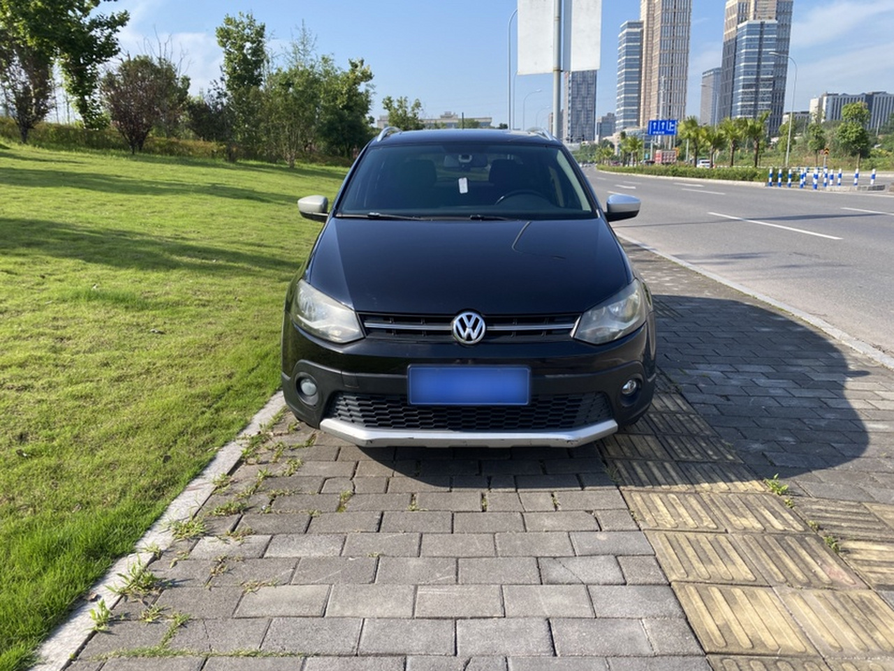 2012 1.6L Cross Polo AT photo 2