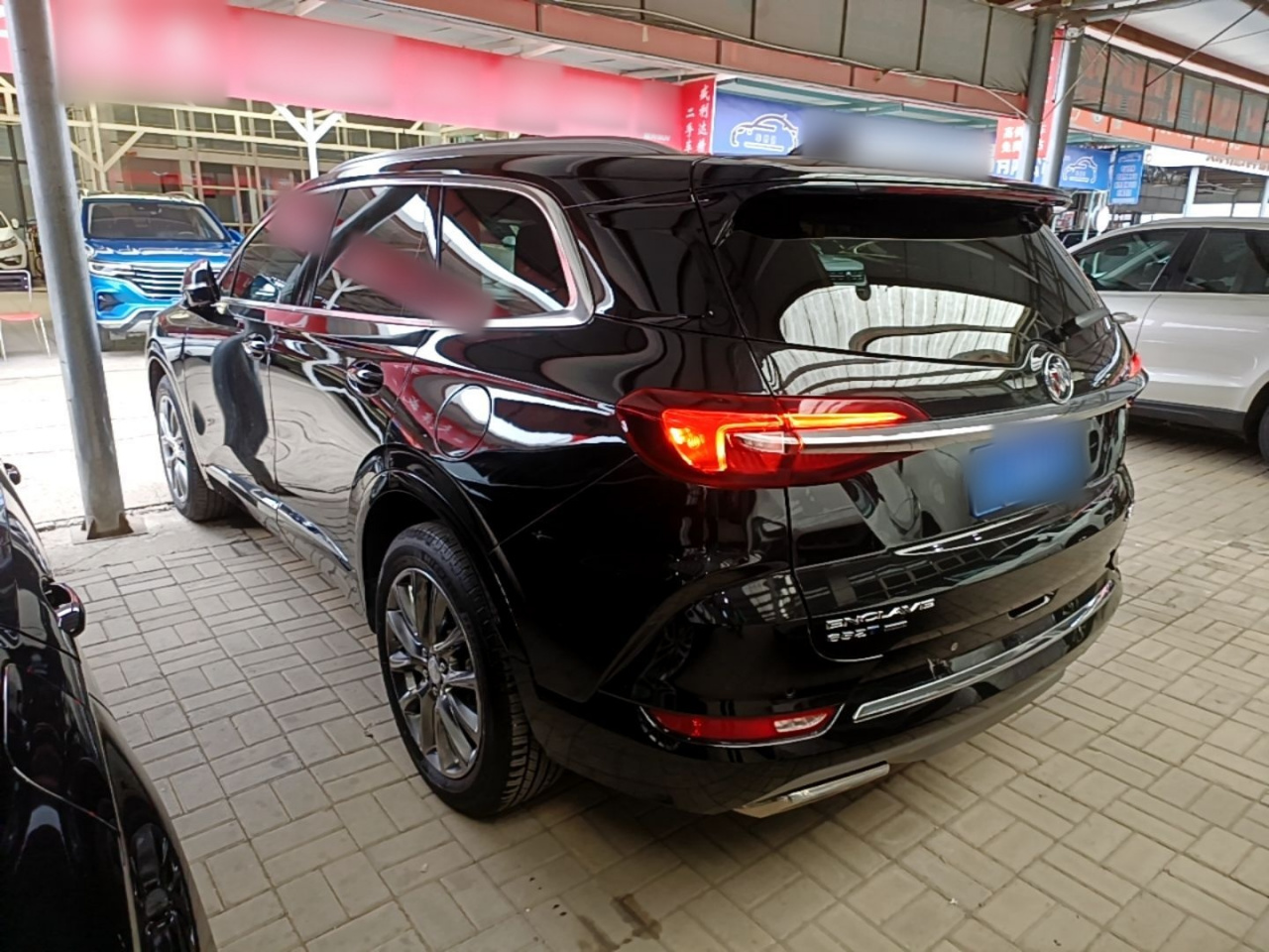 2022 652T AWD Premium 7-Seater photo 4