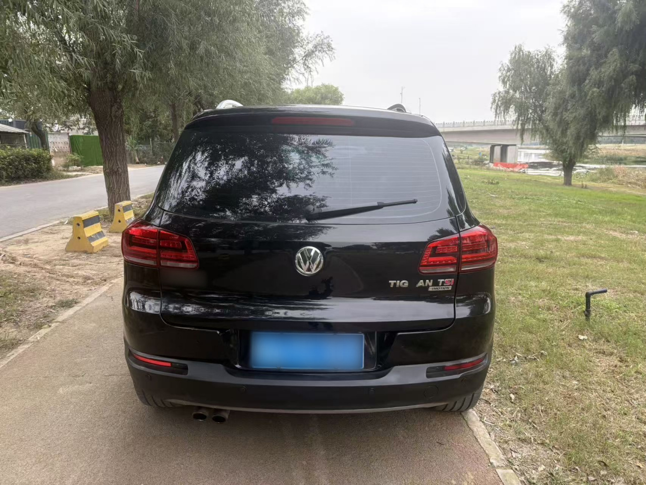 Tiguan 2013 1.8TSI AT AWD Luxury photo 4