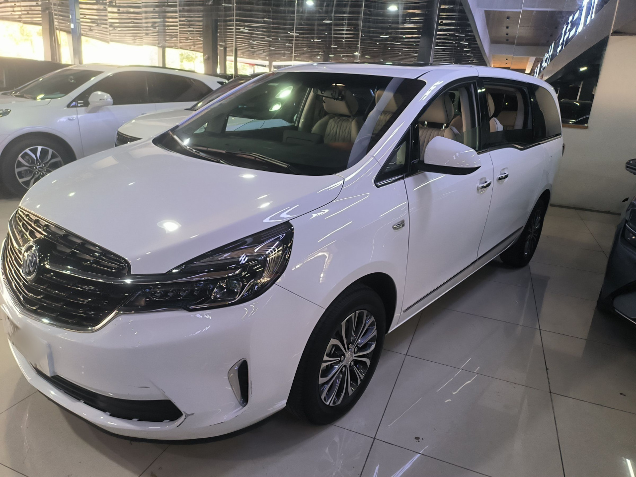 GL8 2022 652T Luxury