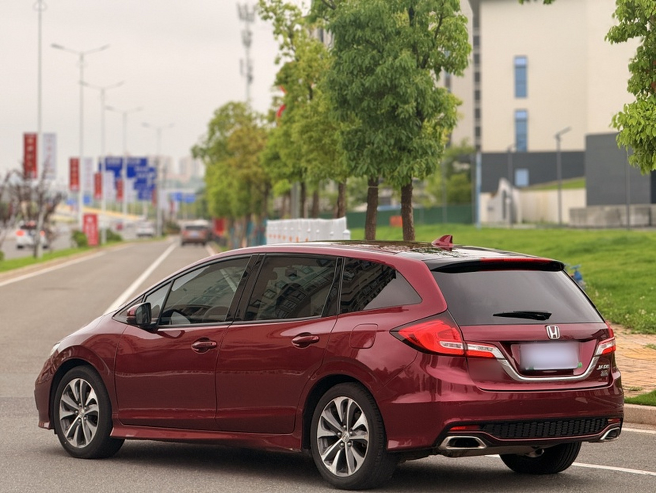 Jade 2017 210TURBO CVT 5-Seater photo 4