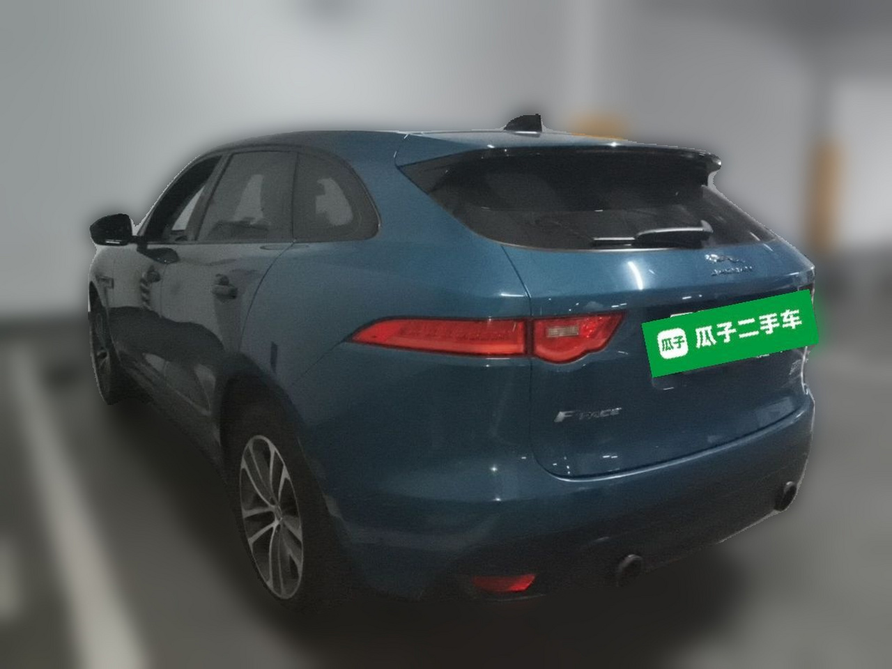 F-PACE 2016 2.0T RWD R-Sport Sport photo 4