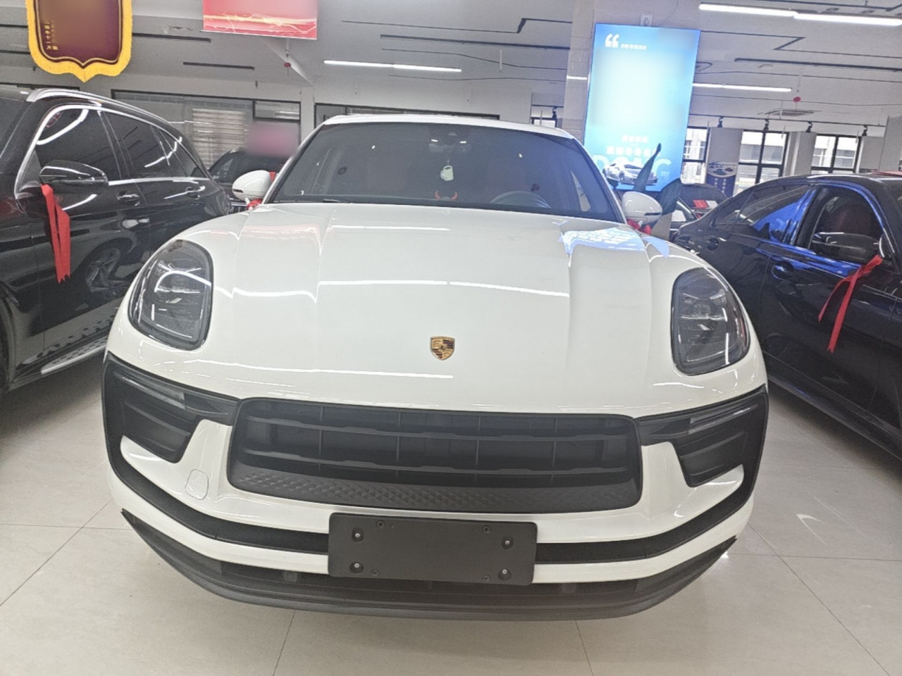 2024 Macan 2.0T photo 2