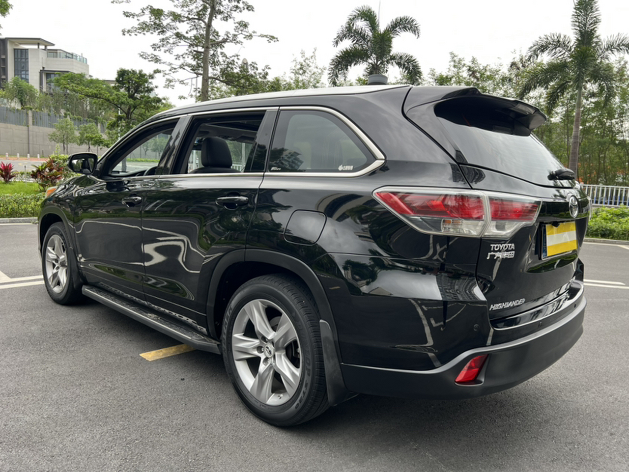 Highlander 2015 2.0T AWD Luxury 7-Seater photo 4