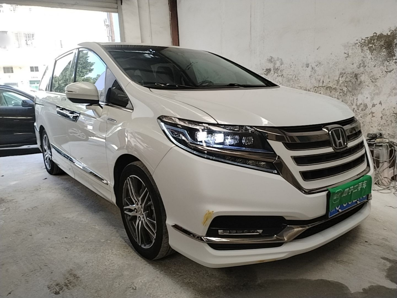 Elysion 2019 2.0L Hybrid Luxury photo 5