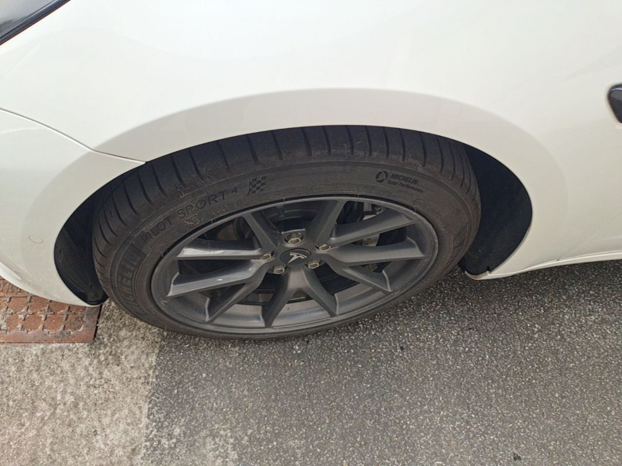 Model 3 2021 Standard Range RWD Upgraded photo 3