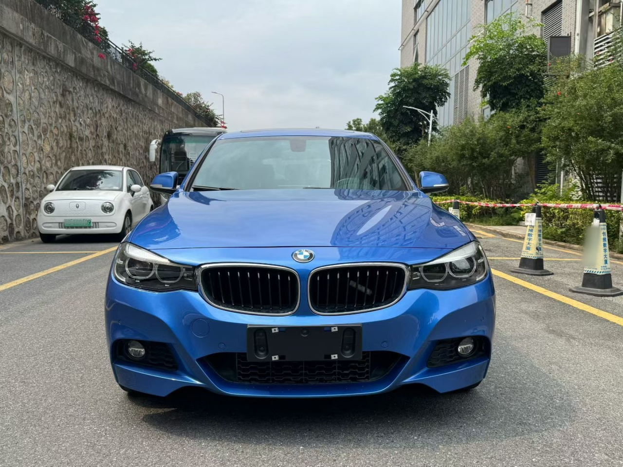 3 SeriesGT 2019 320i M Sport Package photo 3