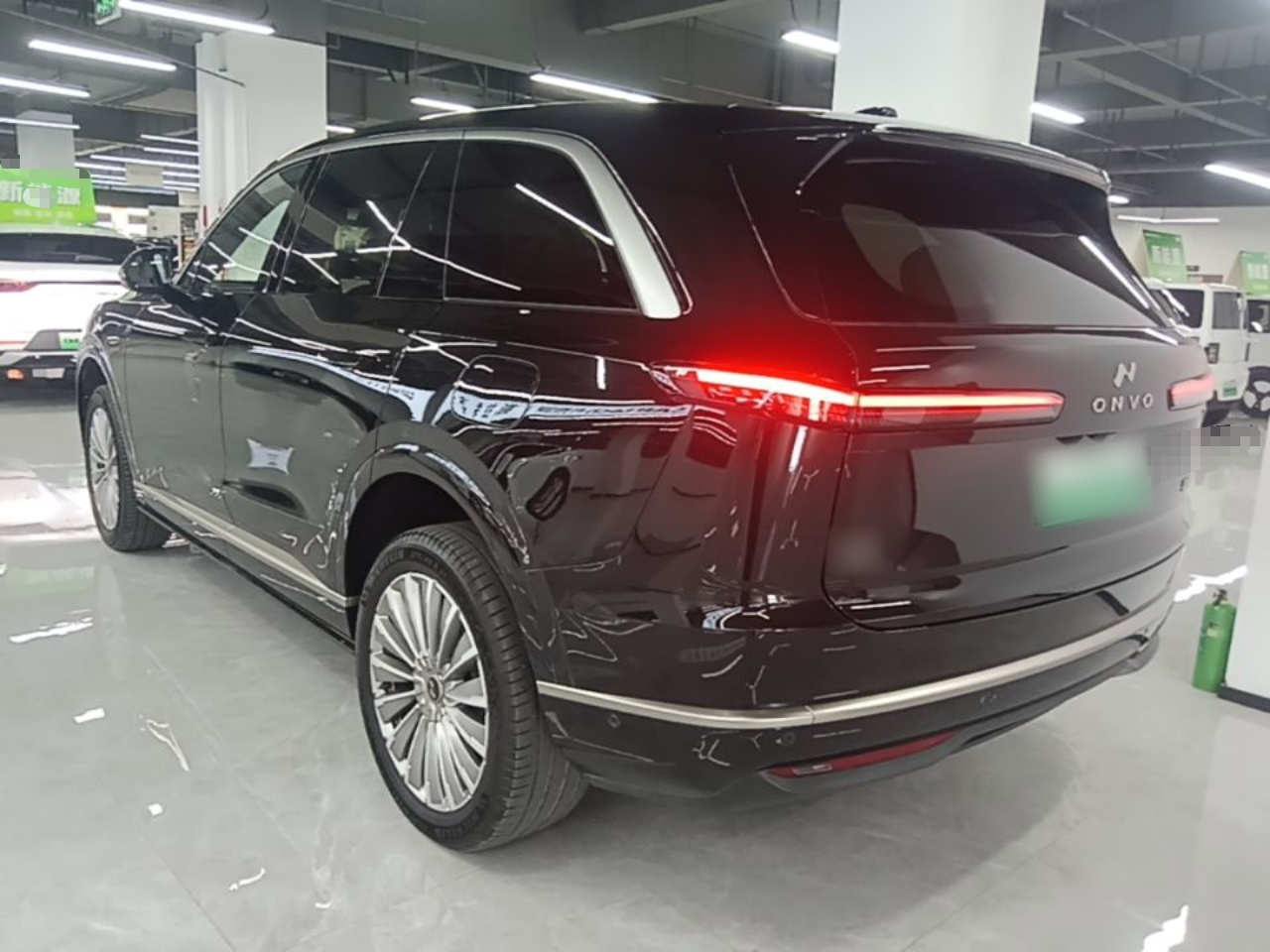 L90 2025 Max 6-Seater 85 photo 4