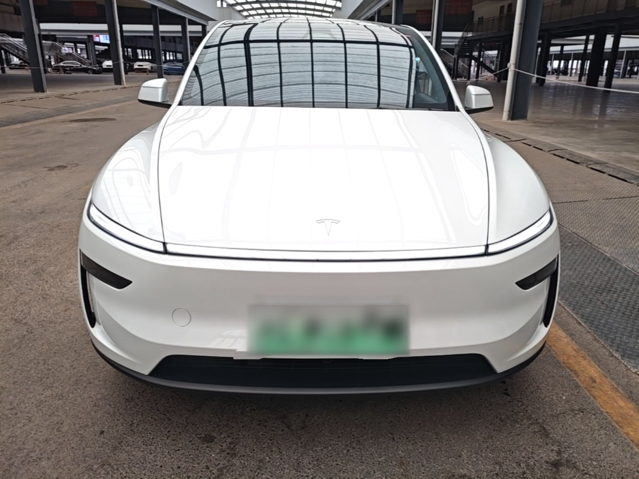 Model Y 2025 RWD photo 2