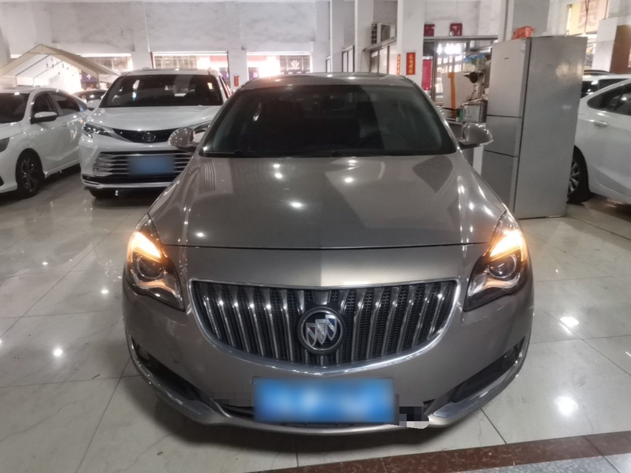 Regal 2015 1.6T Leading Tech photo 2