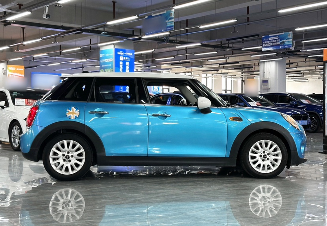 2015 1.5T COOPER Fun 5-Door photo 4