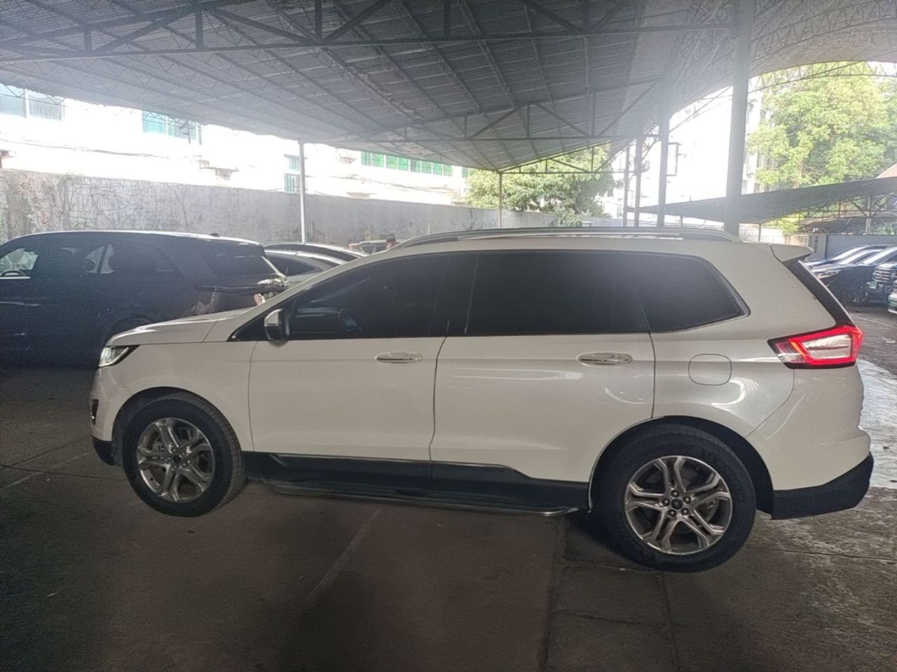Edge 2016 EcoBoost 245 AWD 7-Seater photo 4