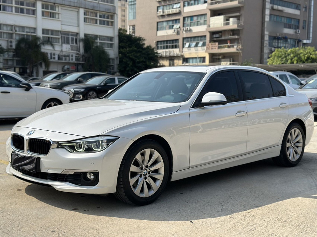 3 Series 2017 318Li Fashion