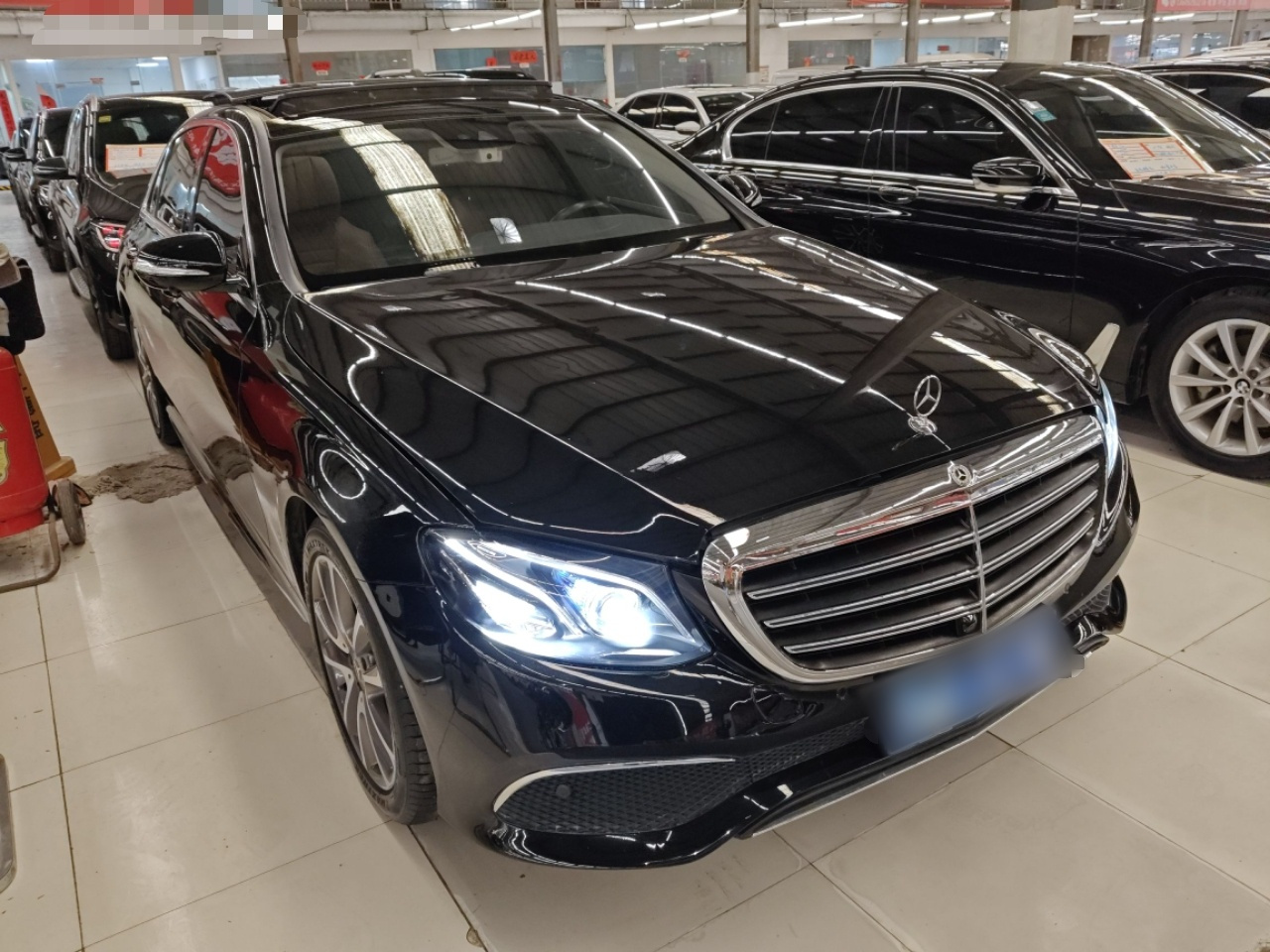 E-Class 2019 E 300 L Sport Luxury photo 3