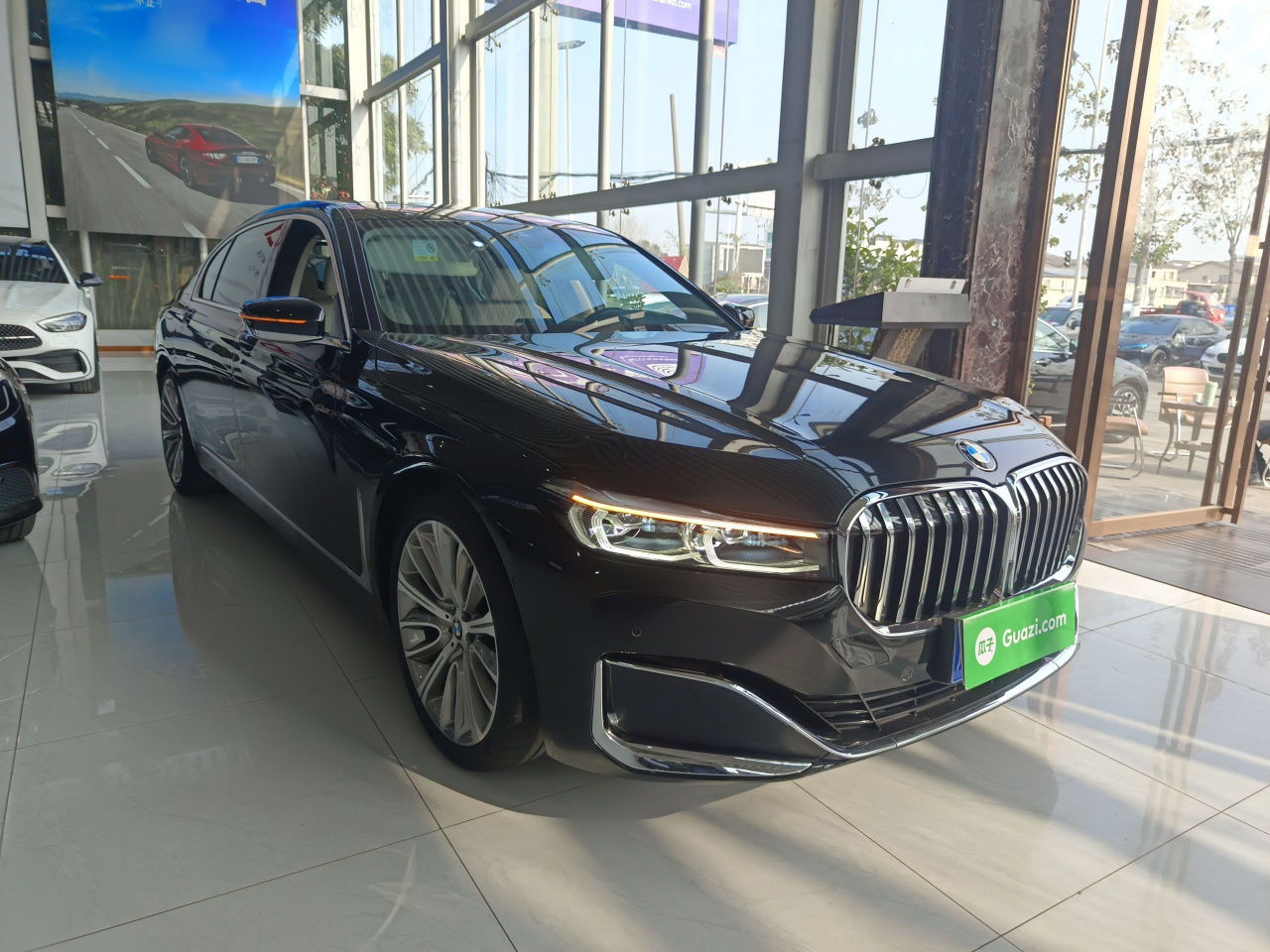 7 Series 2021 740Li Leading Luxury photo 3