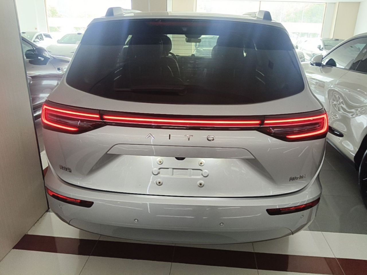 HIMA AITO M7 2024 1.5T ADAS AWD Ultra 6-Seater photo 5