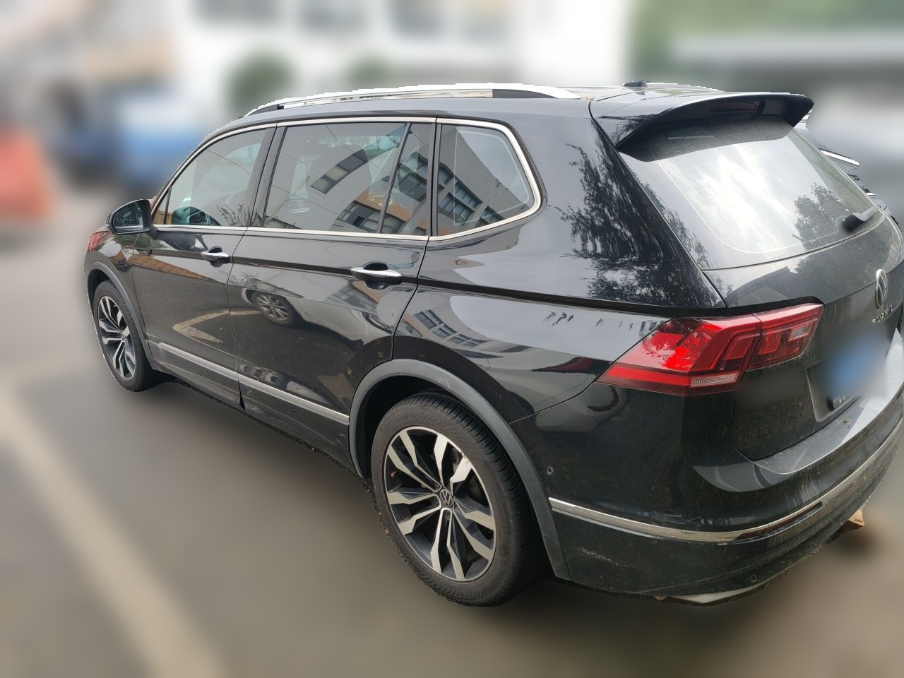 Tiguan L 2021 330TSI AT RWD R-Line photo 4