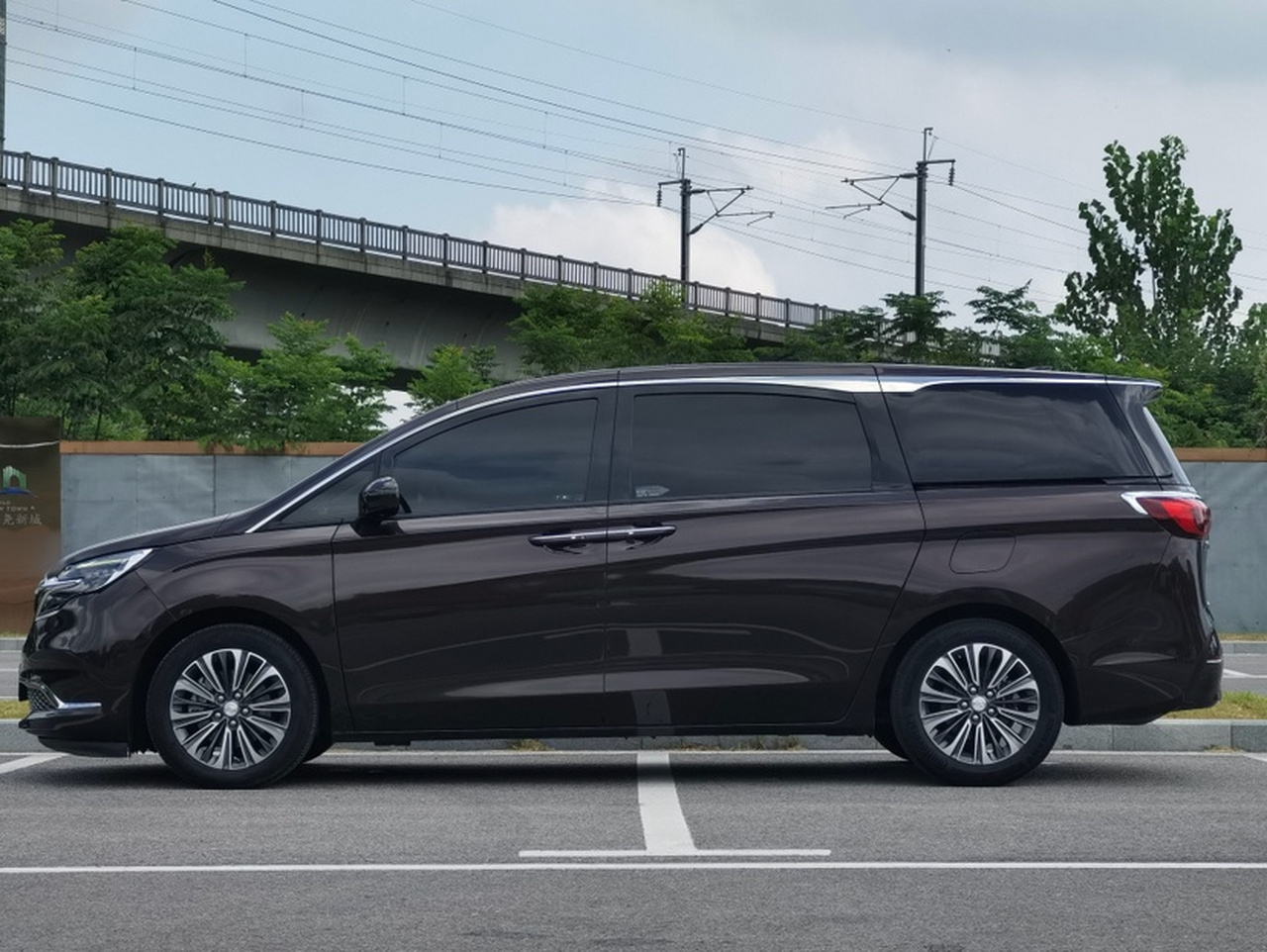GL8 2020 ES 653T Luxury photo 2