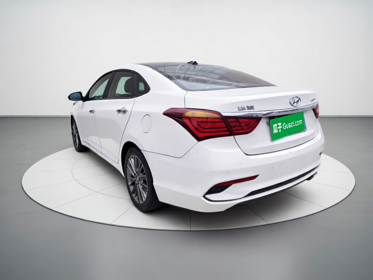 Mistra 2017 1.8L AT Premium DLX China V photo 4