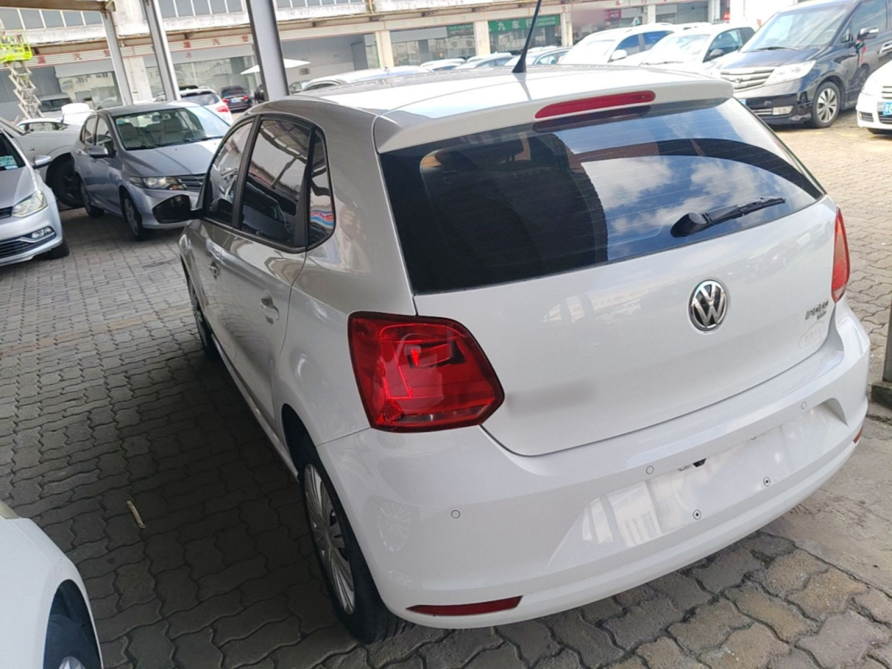 Polo 2016 1.6L AT Comfort photo 4