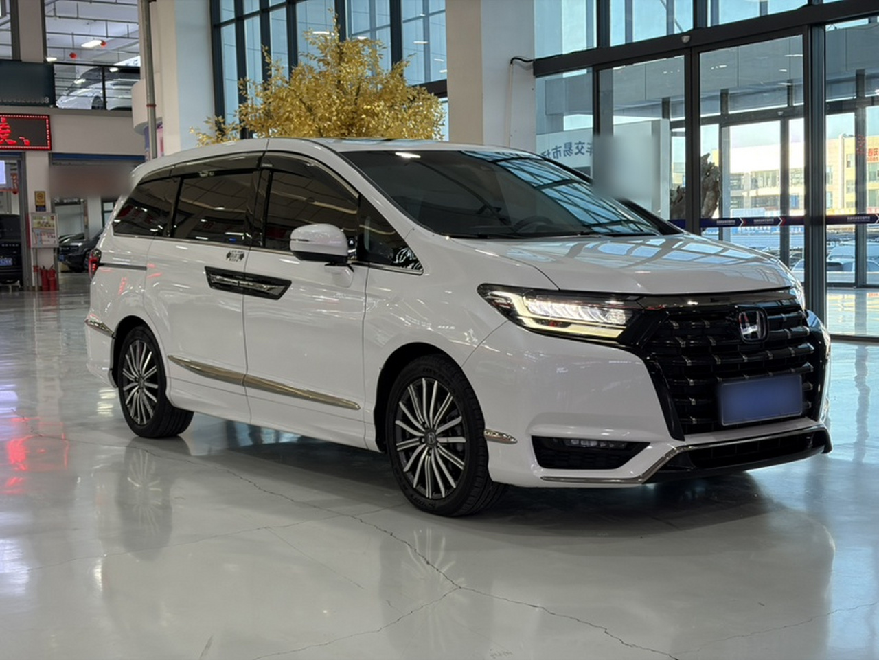 Elysion 2022 2.0L e:HEV Luxury photo 5