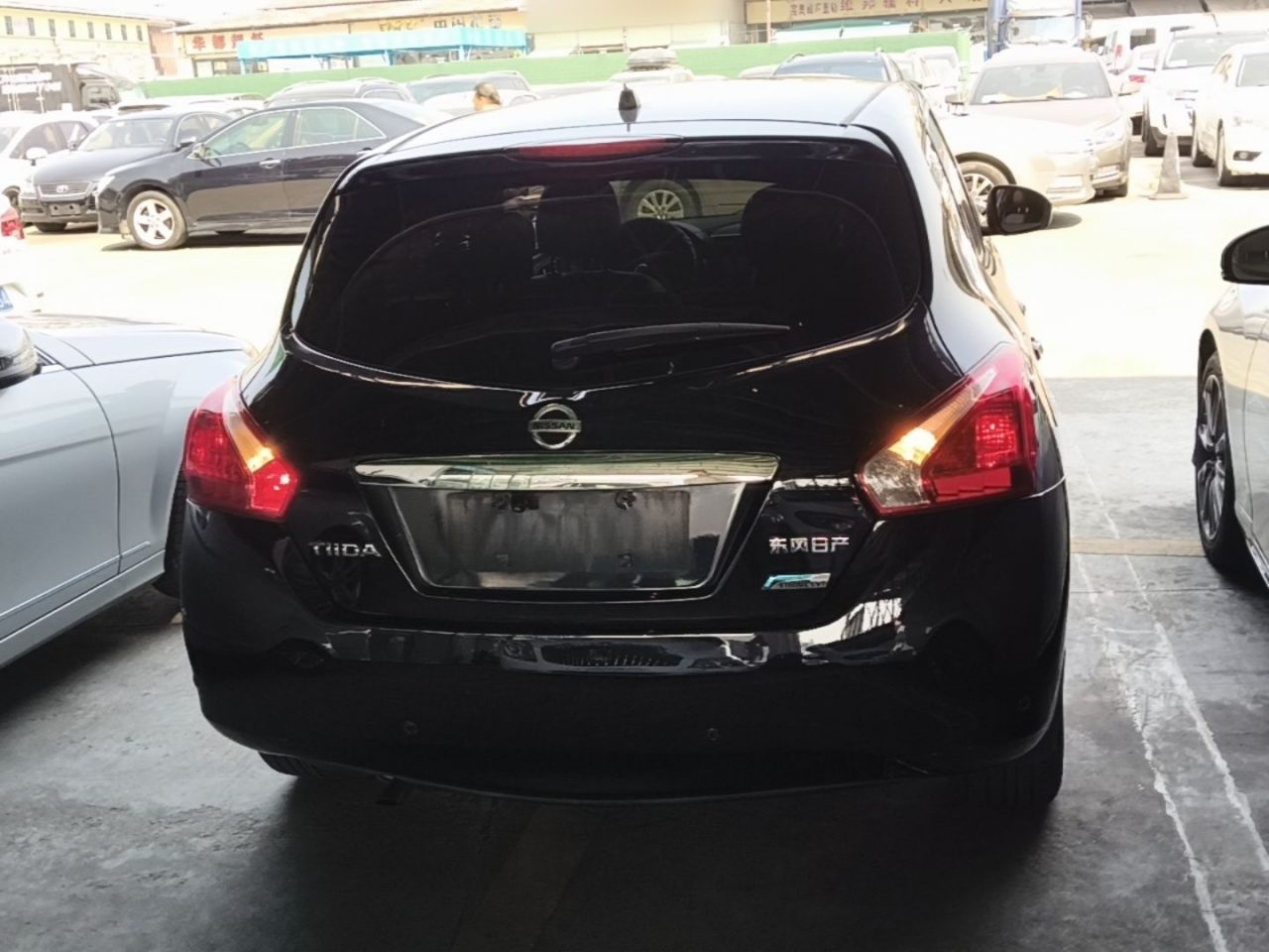 Tiida 2011 1.6L CVT Comfort photo 3