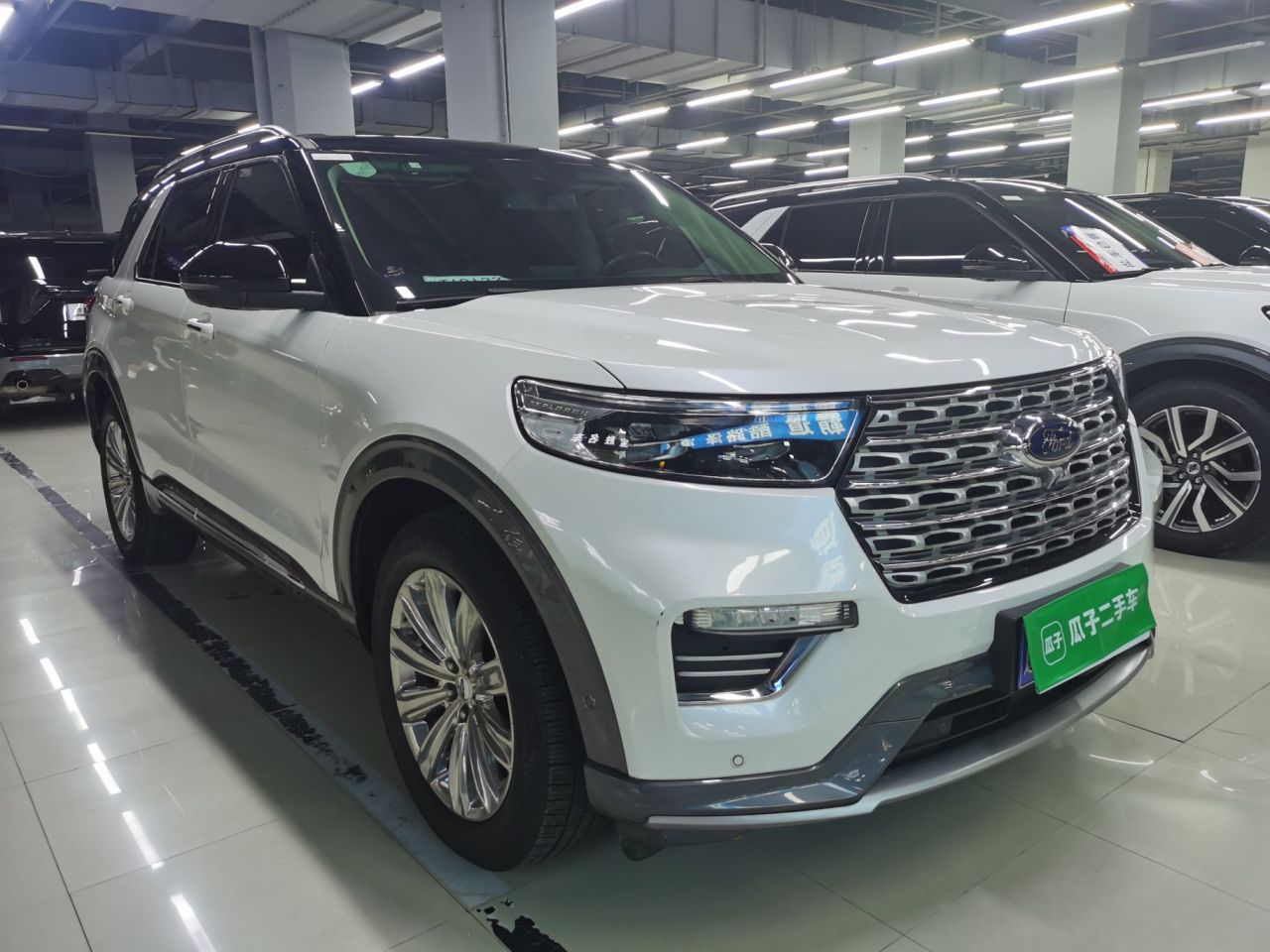 Explorer 2020 EcoBoost 285 AWD Titanium 7-Seater photo 3