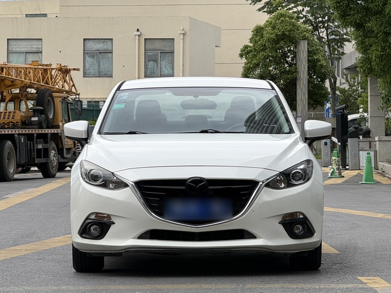3 Axela 2016 Sedan 1.5L AT Comfort photo 4