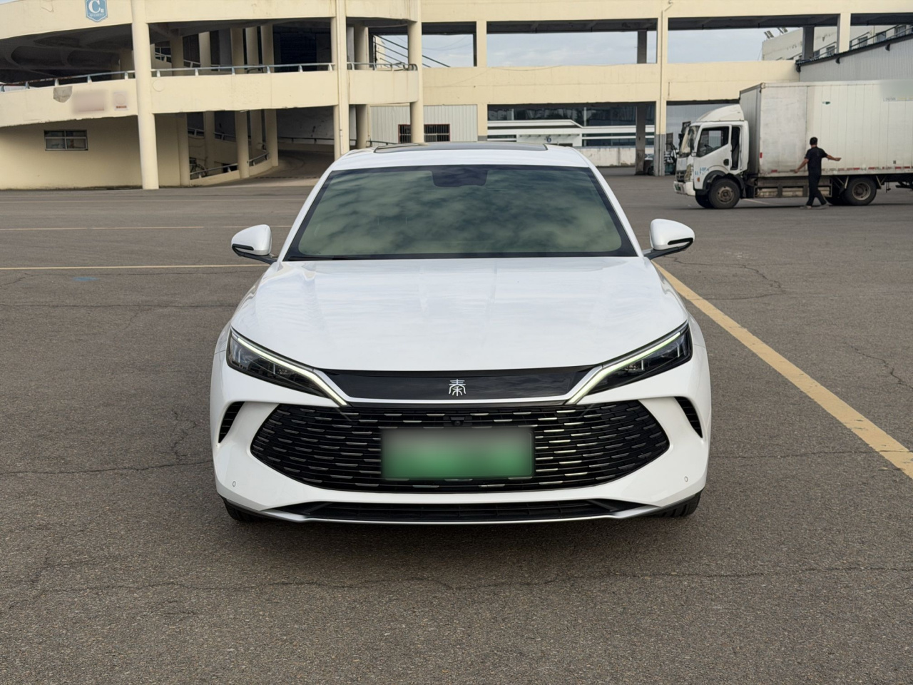 Qin L 2024 DM-i 120KM Leading photo 2