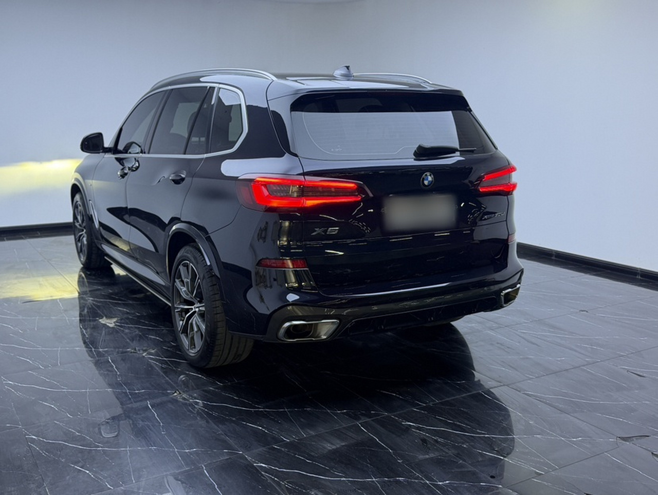 X5 2022 Facelift xDrive 30Li Exclusive M Sport Package photo 3