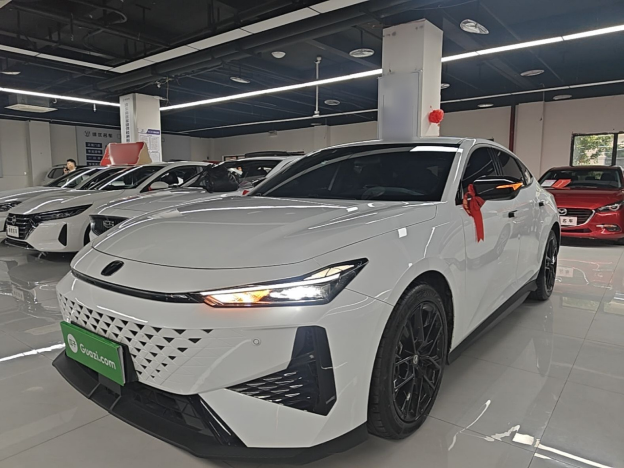 UNI-V 2024 1.5T Exclusive