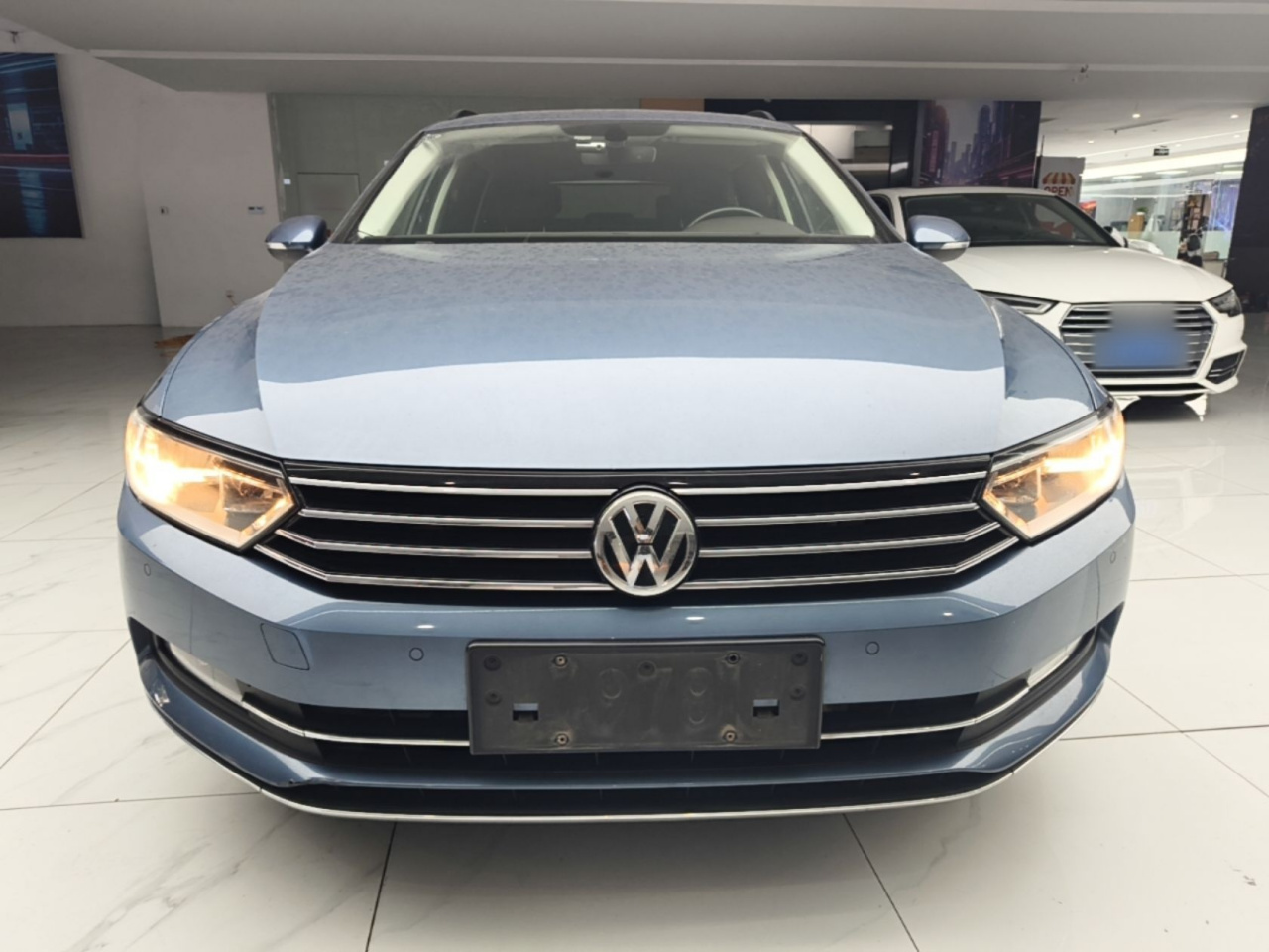 2016 380TSI RWD photo 2