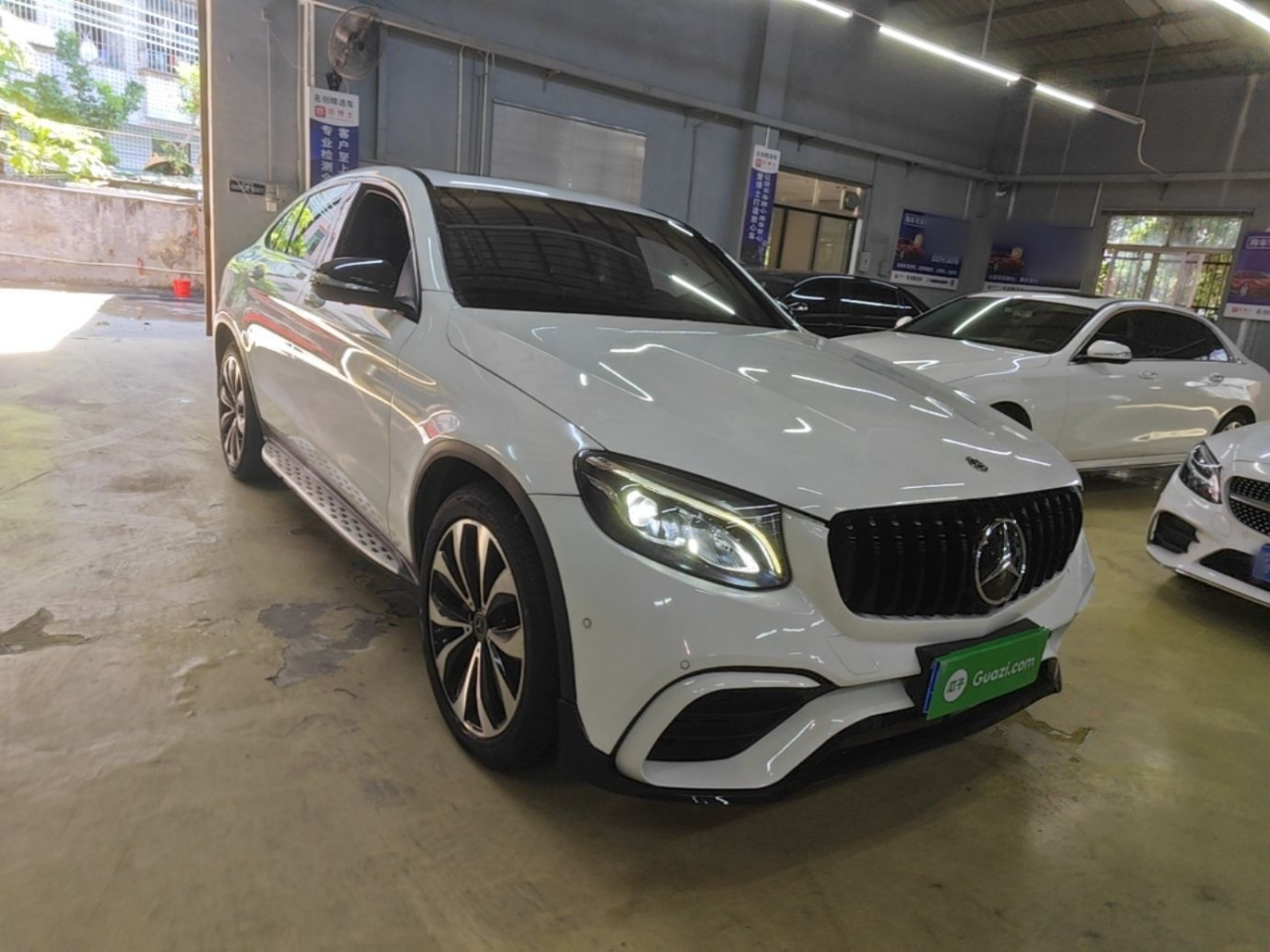 GLC Coupe 2017 GLC 260 4MATIC Coupe SUV photo 3