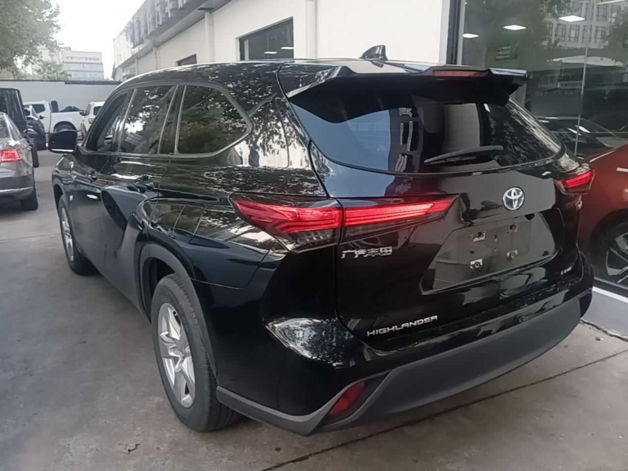 Highlander 2023 2.5L Smart Hybrid AWD Elite 7-Seater photo 4