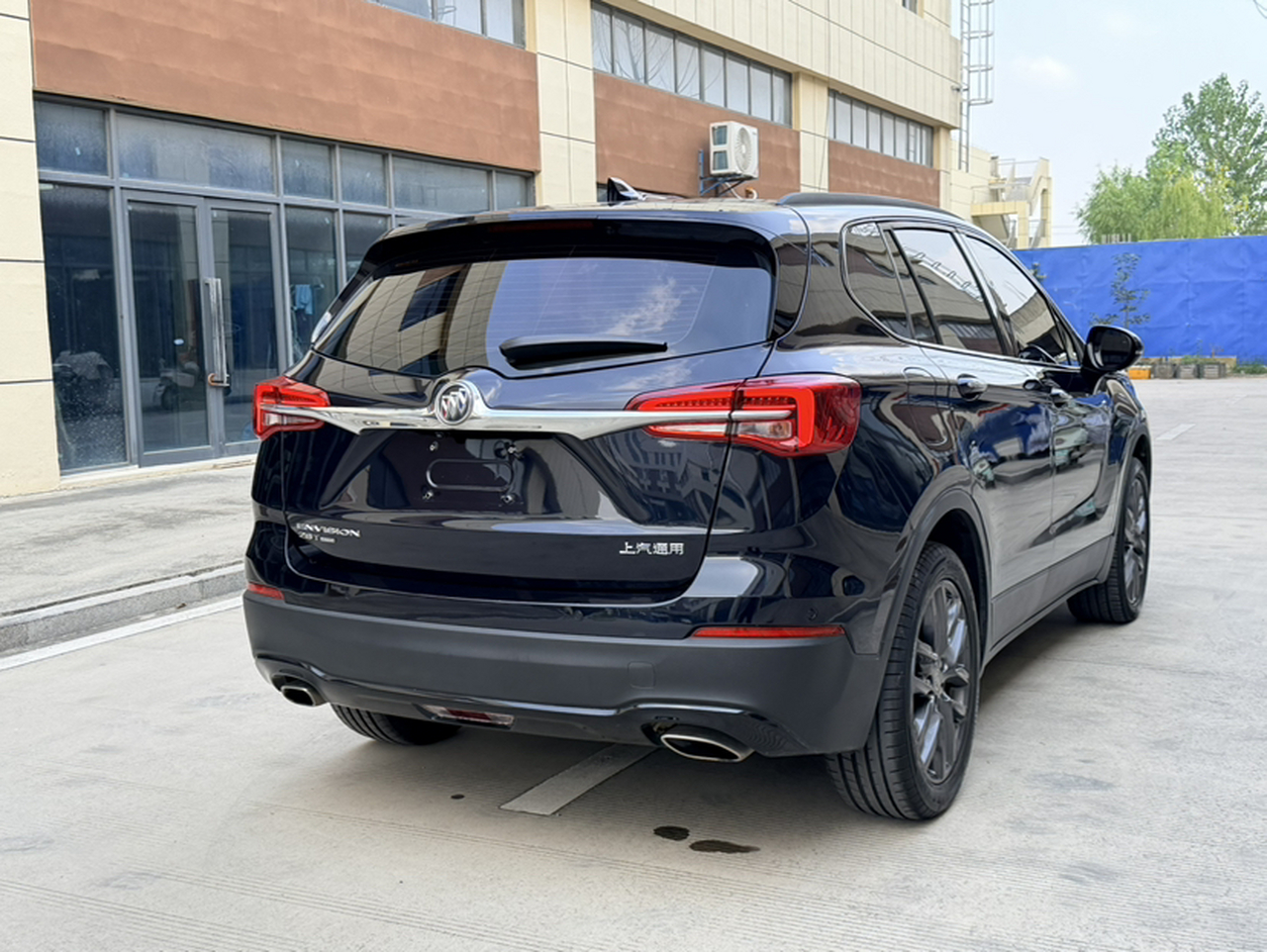 Envision 2020 28T AWD photo 3