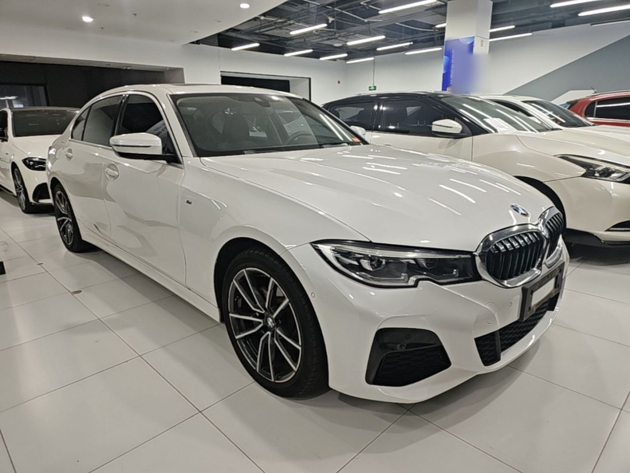3 Series 2022 325Li M Sport Package photo 3